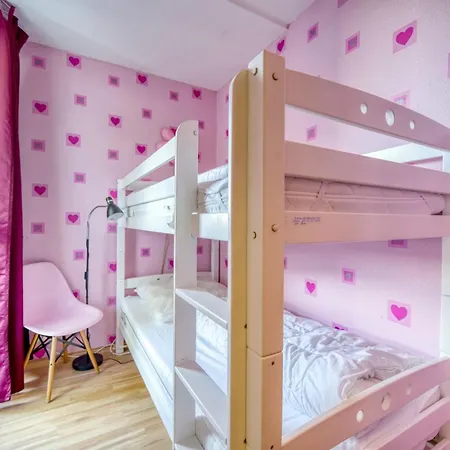 - Haus C, App 0c0805 *